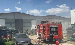 Antalya'da geri dönüşüm fabrikasında çıkan yangın söndürüldü