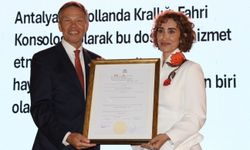 Antalya'da Hollanda'nın 'Kral Günü' etkinlikleri kapsamında tören düzenlendi