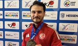Avrupa şampiyonu milli karateci Enes Özdemir, altın madalyanın gurunu yaşıyor