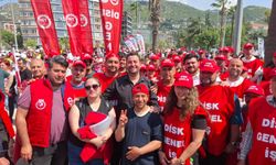 Başkan Karaçay Emekçinin Yanında: Alanları Gün Boyu Terk Etmedi