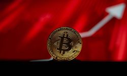 Bitcoin artan jeopolitik risklerle yeniden 74 bin doların altına geriledi