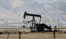 Brent petrolün varil fiyatı ABD-İran uzlaşısı beklentisiyle yüzde 5'in üzerinde geriledi