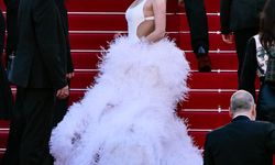 Demet Özdemir Trendyolmilla imzalı elbisesiyle Cannes kırmızı halısında yürüdü