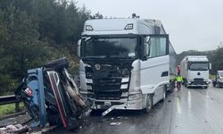 GÜNCELLEME - Tarsus-Pozantı Otoyolu'nda 3 aracın karıştığı kazada 1 kişi hayatını kaybetti, 6 kişi yaralandı