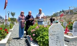 Hatay Deprem mezarlığında buruk arefe
