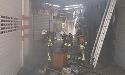 Hatay'da Alevlere teslim olan 3 iş yeri kullanılmaz hale geldi