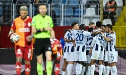 Kasımpaşa, konuk ettiği Galatasaray'ı yenerek Süper Lig'de kalmayı başardı