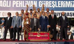 Manavgat'ta başpehlivanlık kemeri Feyzullah Aktürk'ün