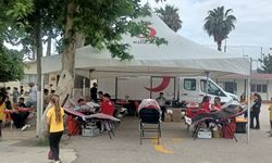 Mersin'de öğrencilerin çağrısıyla anne babalar kan bağışladı