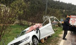 Mersin'de otomobil ile tır çarpıştı: 1 ölü, 2 yaralı