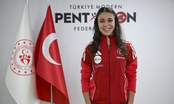 Milli pentatlet İlke Özyüksel, Dünya Kupası'ndaki ilk altın madalyasını kazandı