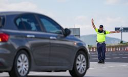 Otoyol jandarması yol güvenliği için bayram tatilinde de görev başında