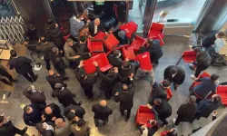 Polis CHP Genel Merkezi'ne Girdi