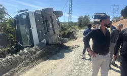 Vakıflıda Hafriyat Kamyonu Devrildi:  Vatandaş Uyarmıştı, Dikkate Alınmadı