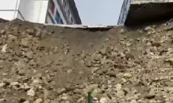 Orhanlı TOKİ İlkokulu’nda İstinat Duvarı Çöktü: Veliler Zeminden Endişeli!