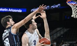 Türkiye Sigorta Basketbol Süper Ligi play-off çeyrek finalinde Anadolu Efes seride 1-0 öne geçti