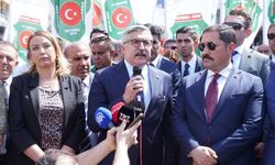 Yayman: "Al bayrağın altında milletçe biriz ve bu birliği, kardeşliği muhafaza edeceğiz"