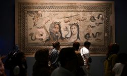 Zeugma Mozaik Müzesi'nde bayram tatilinde ziyaretçi yoğunluğu yaşanıyor