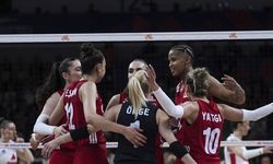 A Milli Kadın Voleybol Takımı Fransa'yı 3-0 yendi