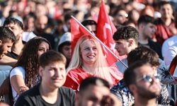 Adana ve çevre illerde A Milli Futbol Takımı'nın maçı dev ekrandan izlendi