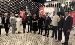 Adana'da 'Azerbaycan'ın Milli Kurtuluş Günü' dolayısıyla 'Eski Bavullar' filmi gösterildi