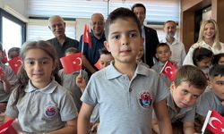 Alanya'da öğrenciler okul harçlıklarını Türk Silahlı Kuvvetleri Vakfına bağışladı