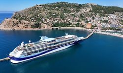 Alanya'ya 'Marella Discovery' kruvaziyeriyle 1767 turist geldi