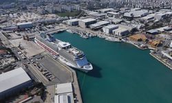 Antalya Limanı'nda kruvaziyer trafiği hareketlendi