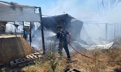 Antalya'da tarım işçilerinin kaldığı 6 konteyner yandı