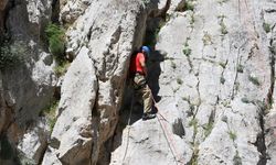 Emekli polis, 20 yıldır kaya tırmanışı yapıp yeni sporcular yetiştiriyor