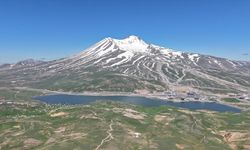Geçen yaz kuruyan Tekir Göleti Erciyes'in kar sularıyla doldu