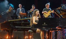 Genç müzisyen Su Yavuz, Akra Caz Festivali'nde sahne aldı
