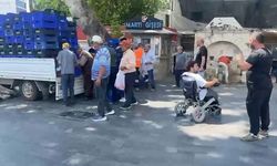 Halde alıcı bulamadığı 4 ton domatesi vatandaşlara ücretsiz dağıttı
