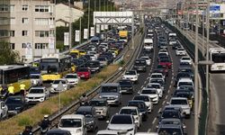 İstanbul'da bayram tatilinin ardından ilk iş gününde trafik yoğunluğu