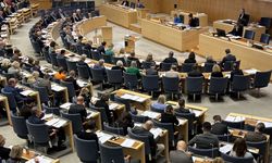 İsveç Parlamentosu, sığınmacılar için kalıcı oturum iznini kaldıran yasa tasarısını kabul etti