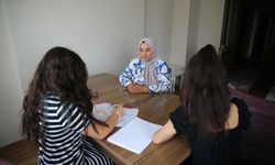 Koruyucu aile, ikisi kardeş üç çocuğa 'yuva' oldu