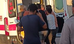 Mersin'de devrilen motosikletteki 2 kişi yaralandı