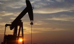Petrol fiyatları varil başına 72,69 dolarla savaş öncesi seviyesine geriledi