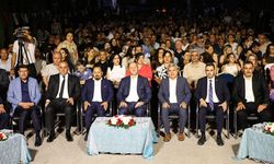 Sanatçı Ahmet Selçuk İlkan Adana'da konser verdi