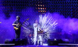 İskenderun'da Binlerce Kişi Çelik Konserinde Buluştu