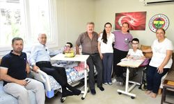 Hatay'da DMD hastası Ali Bağdadi'nin 26. yaş günü kutlandı