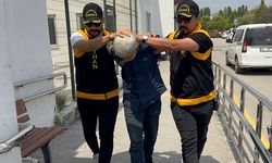Adana'da 'uyuşturucu ticareti' suçundan aranan hükümlü çarşıda gezerken yakalandı