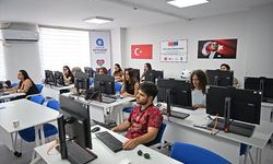 Antalya Dijital Gençlik Merkezi hizmete açıldı