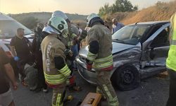 Hatay'da iki otomobilin çarpıştığı kazada 6 kişi yaralandı