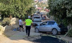 Hatay'da iş makinesine çarpan otomobilin sürücüsü hayatını kaybetti