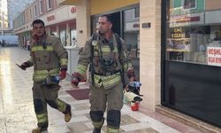 Hatay'da iş yerinde çıkan yangın itfaiye ekiplerince söndürüldü