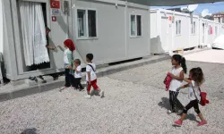 Konteyner Kuşağı: Deprem Çocukları Çocukluğunu Konteynerlerde Büyütüyor