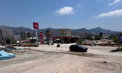 Yol Var, Geçiş Yok! Defne’de Vatandaşın Sabrı Tükeniyor