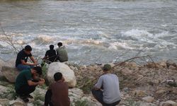 Adana Ceyhan Nehri'nde suya giren 2 çocuk kayboldu