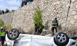 Adana'da dere yatağına devrilen otomobildeki 2 kişi öldü, 1 kişi yaralandı